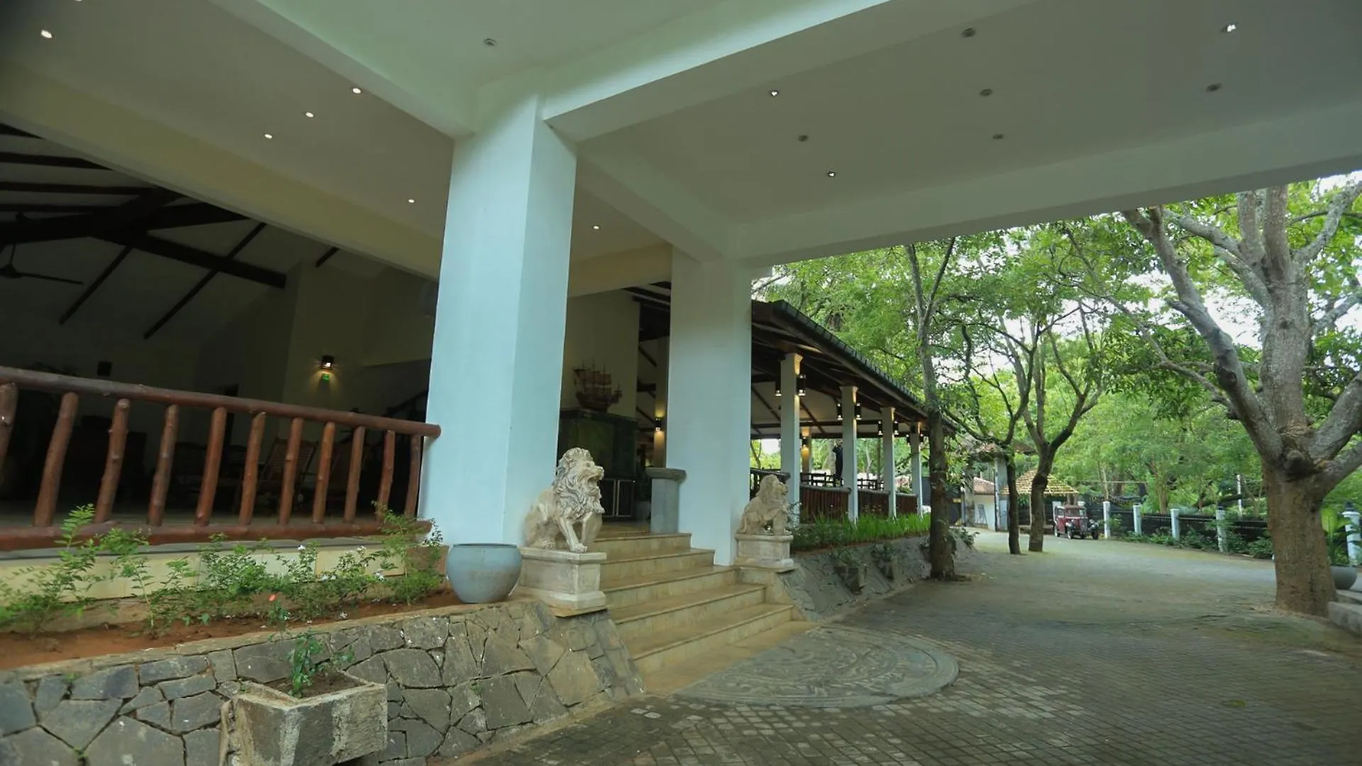 Royal Retreat, Sigiriya 5 Mins To Sigiriya Rock Hotel